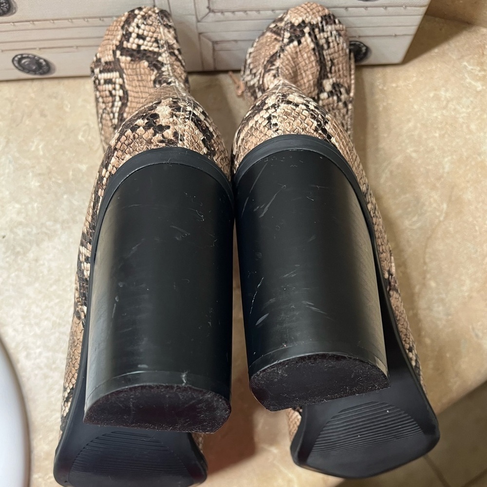Lulus Essex Tan Snake Mid-Calf Heeled Zip Booties, Women’s Size: 7.5 - Picture 9 of 12
